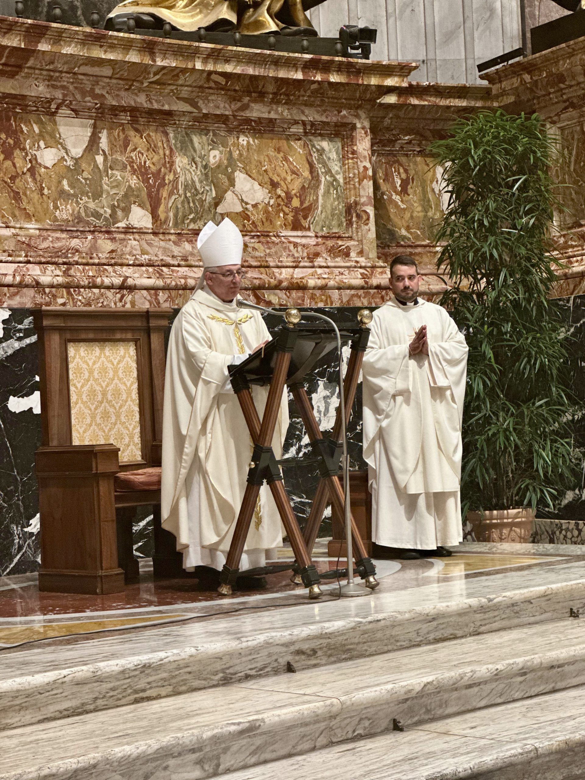 Misa-en-Catedra-de-San-Pedro-20